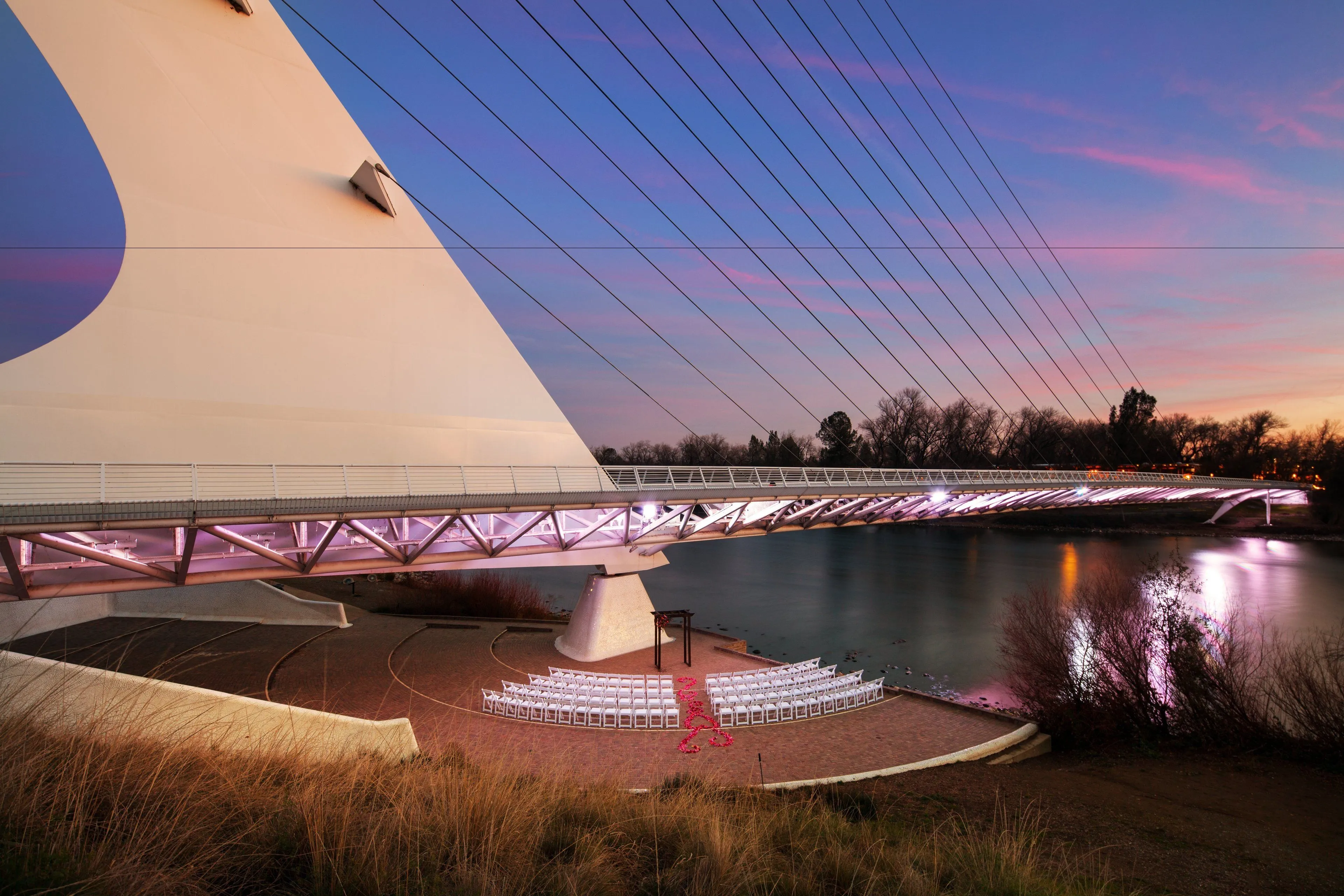 Sheraton Redding Hotel at the Sundial Bridge — photo 4