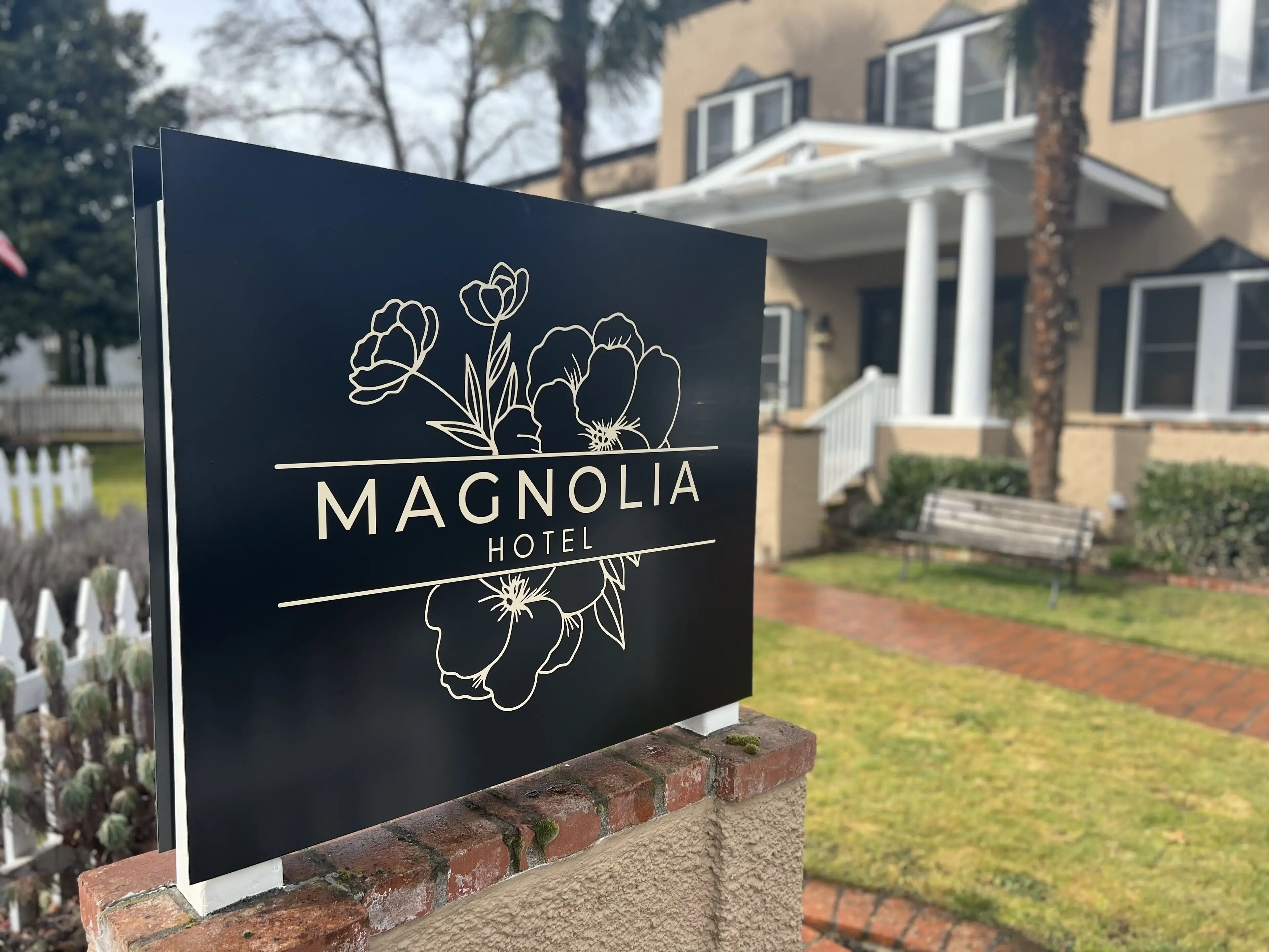 Magnolia Hotel