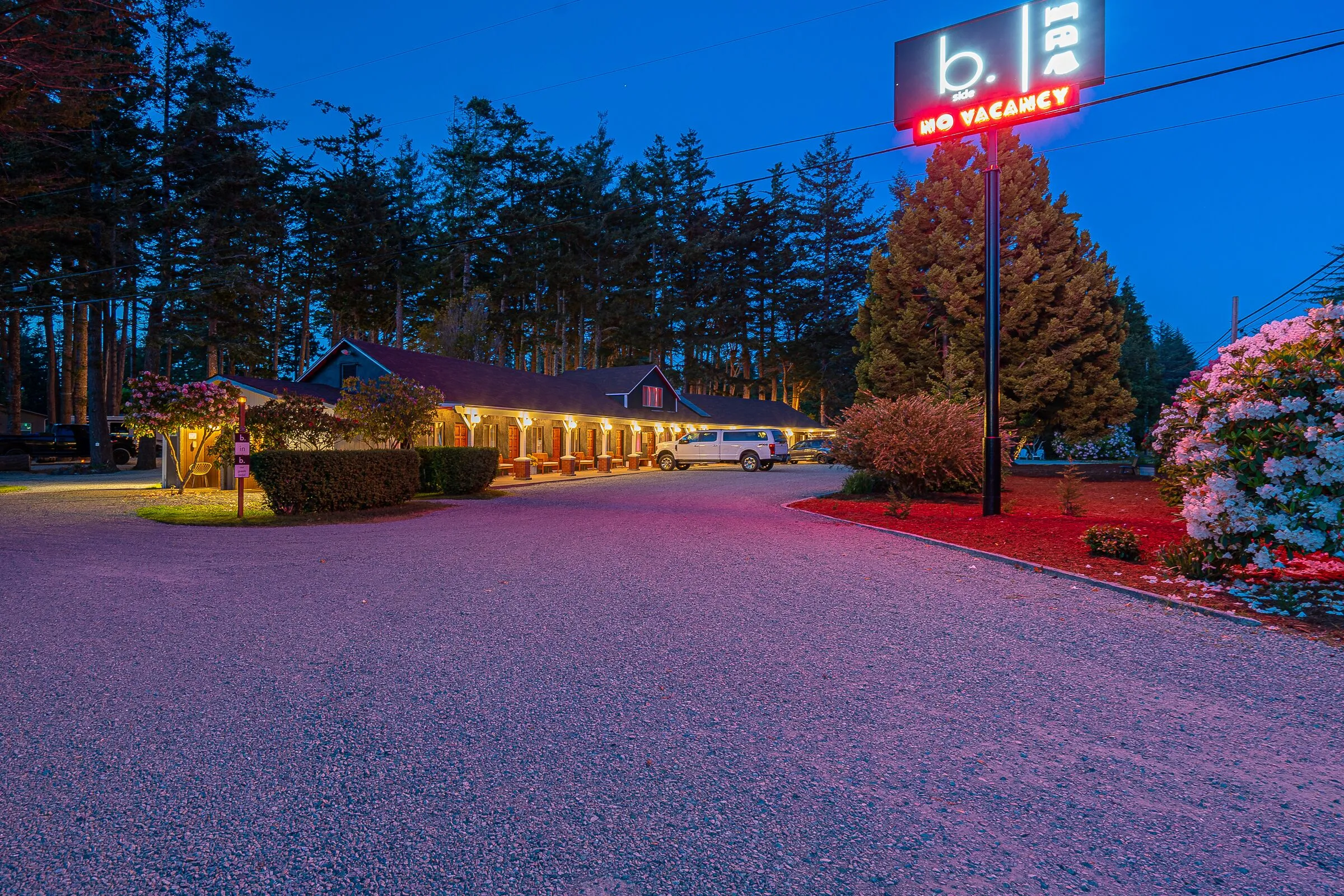 b.side motel+rv — photo 2